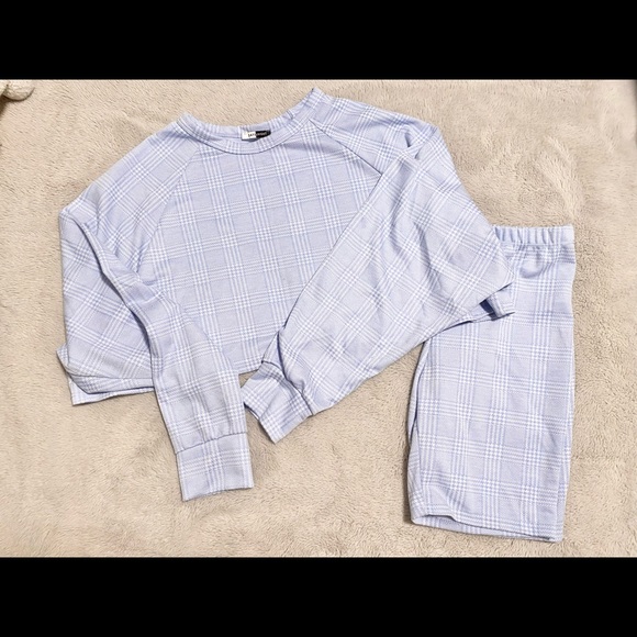 Sweater & Biker Shorts Set - Picture 2 of 2